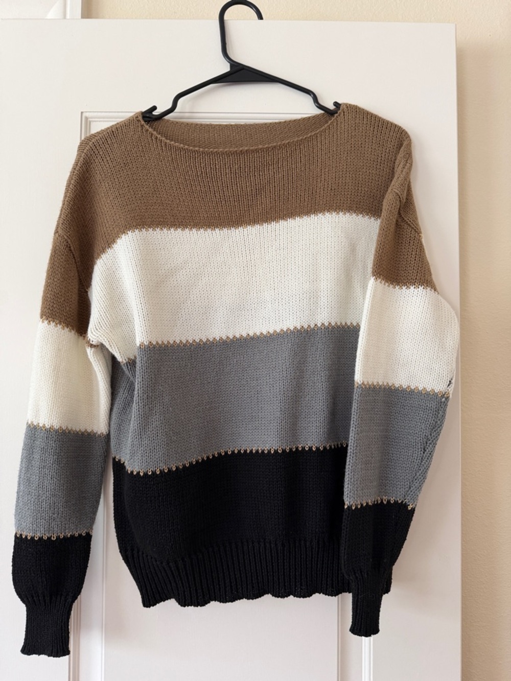 Womens Colorblock Crewneck Sweater in Brown, White, Gray, Black